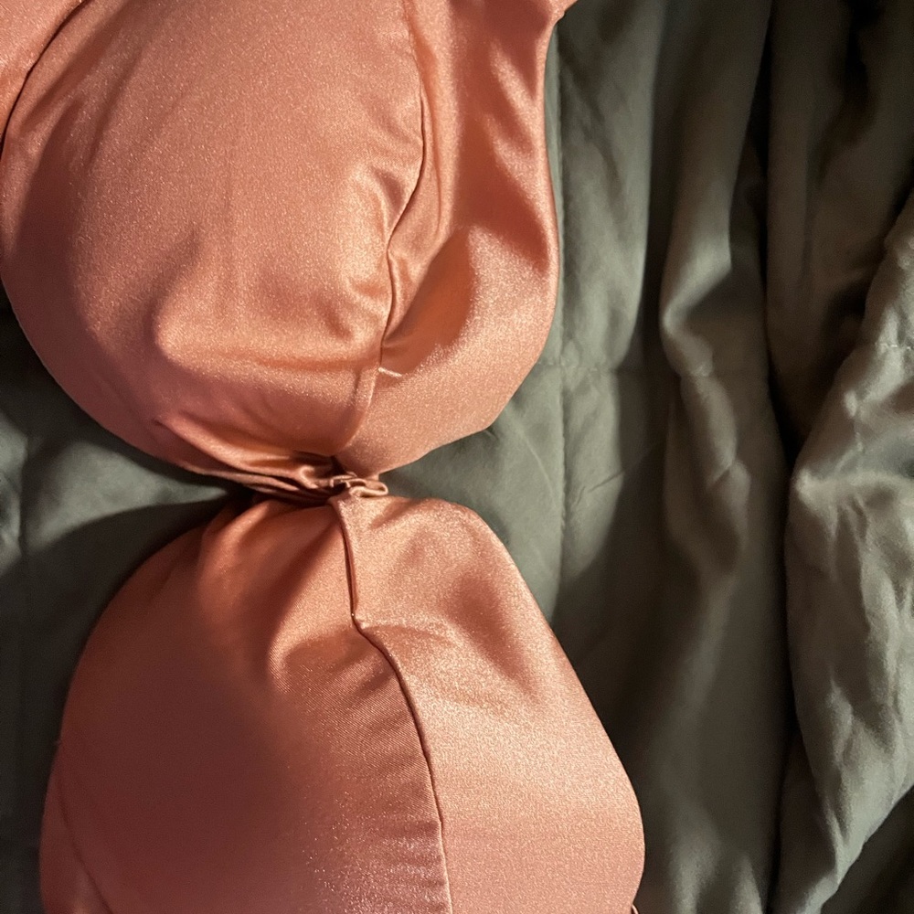 Bundle of 4 Victoria secret 36e bra nwt .